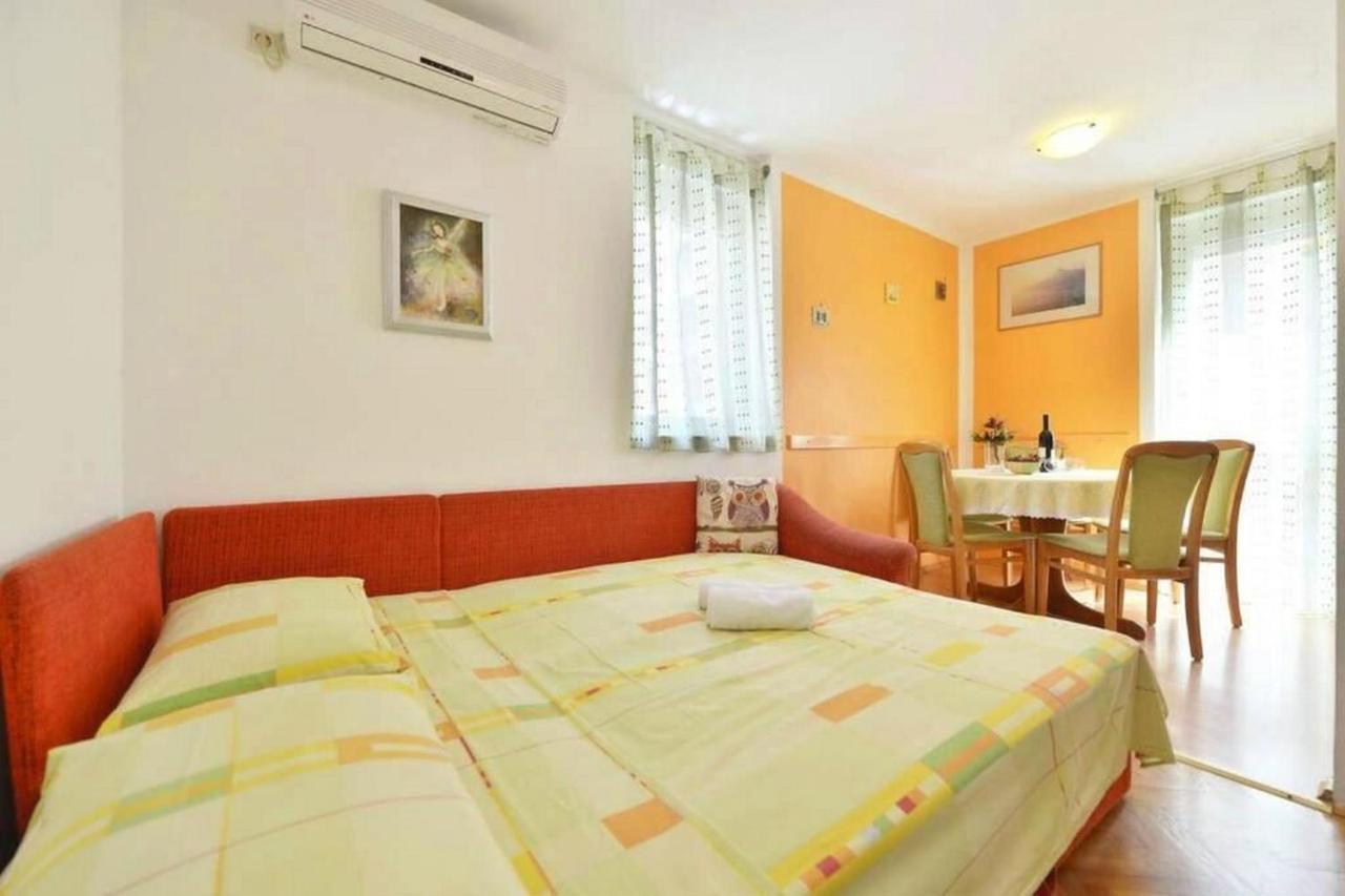 אומיס Apartment Vicko מראה חיצוני תמונה